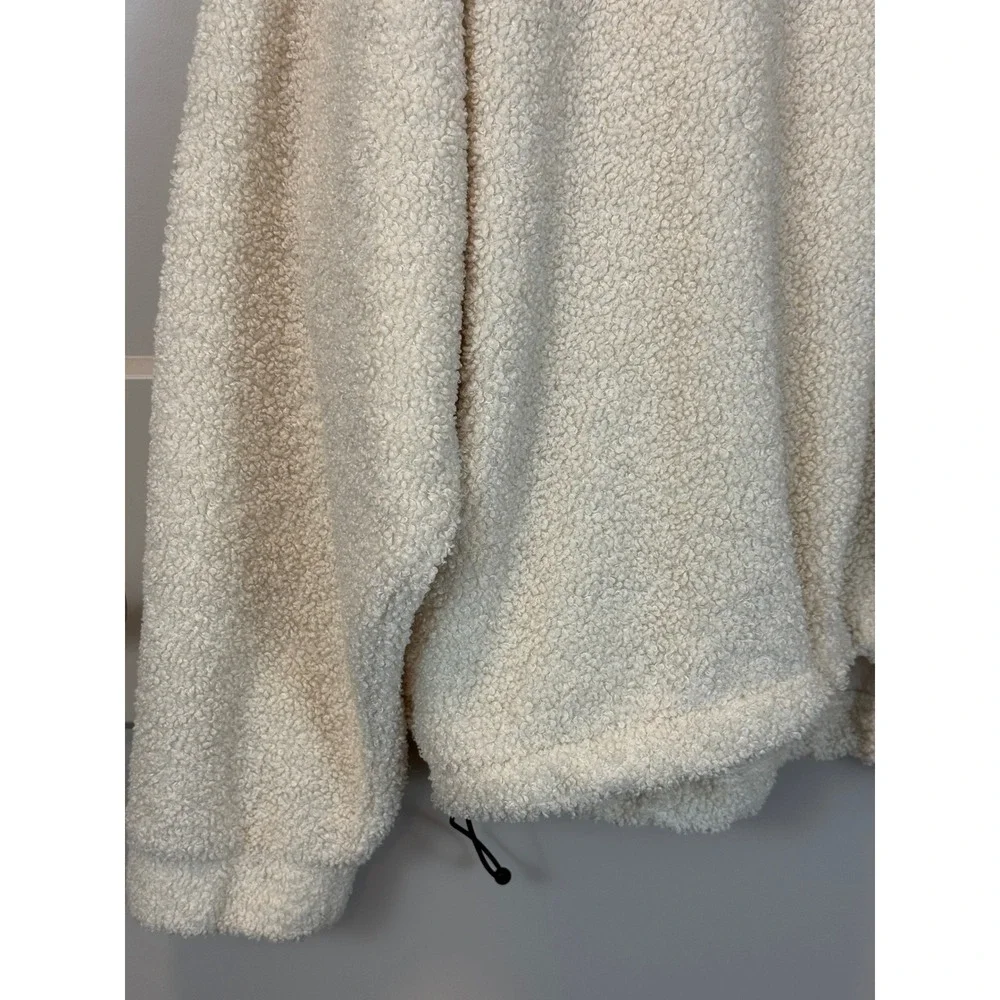 Standard Cloth‎ Urban Outfitters Cream Fleece Crewneck Sweatshirt Size Large
